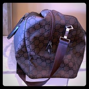 Gucci weekender 14x21 excellent condition